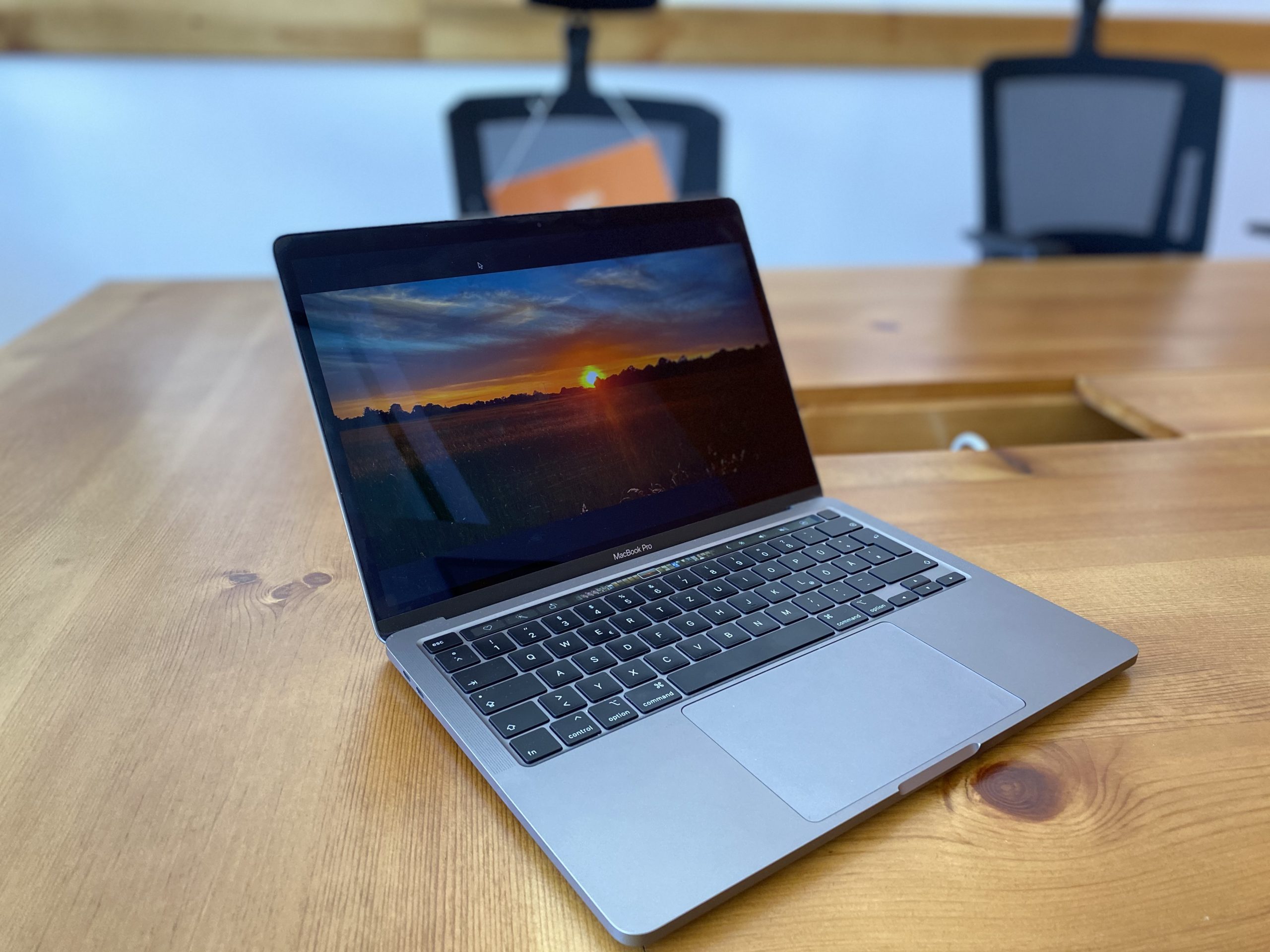 macbook 2020 bildschirm